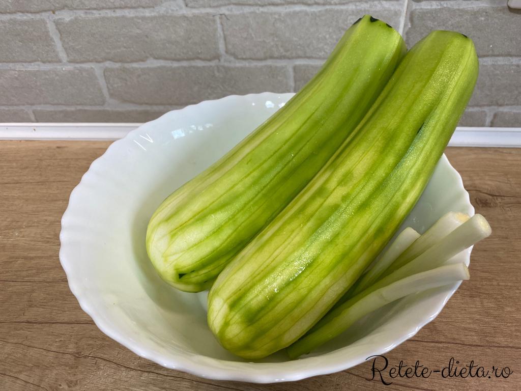 zucchini si ceapa